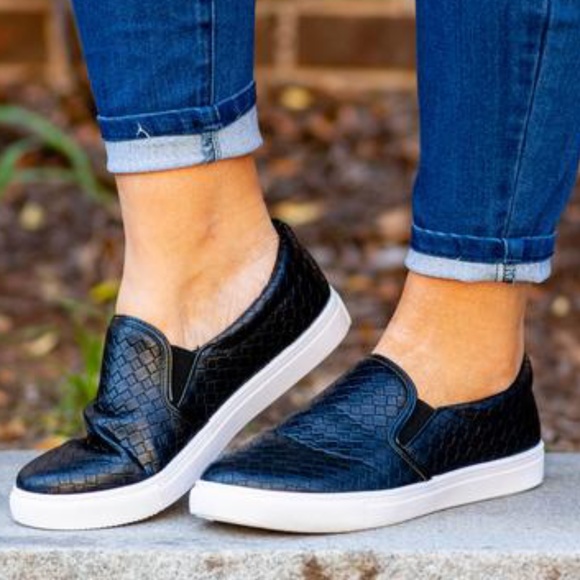 Pierre Dumas for Chic Soul Shoes - NWT Chic Soul Prize Slides Black